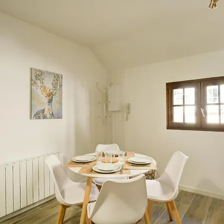 Apartment Le Villandry Beautiful Air-conditioned In A Typical Building Of *